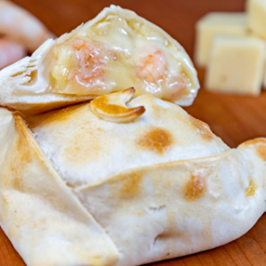 Empanada camarón queso