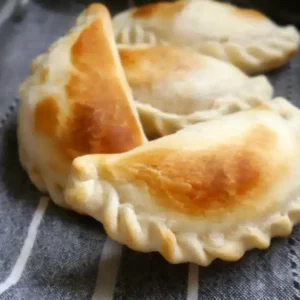 Empanada pollo queso
